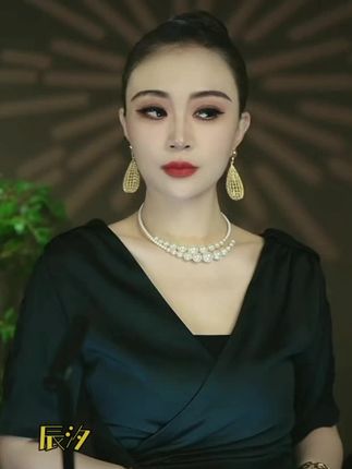 明星同款网红款耳环,#气场全开 #优雅气质 #首饰佩戴