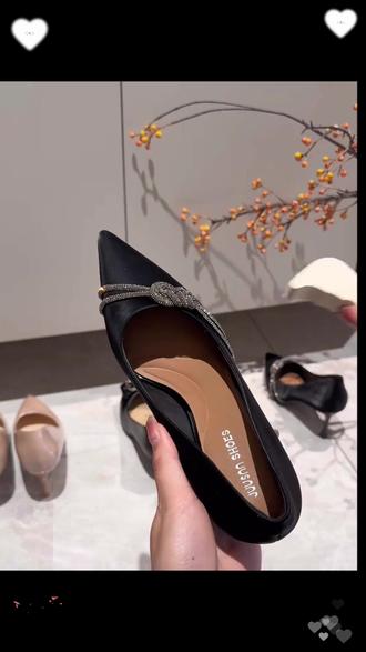 出门穿高跟鞋磨脚又掉跟的,一定要试试这个鞋头塞,一天下来都不累脚,上班通勤日常必备呀#尖头高跟鞋 #鞋头塞 #防掉跟 #仙女必备