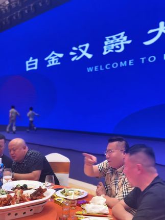 听师父一席话,少走二十年湾路,一路学习,一路成长,唯有做好才不辜负。#餐饮人 #厨师 #名厨 #望海湾许百顺 #餐饮人