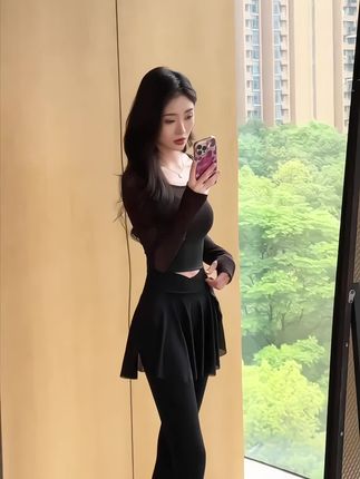 没人疼的时候就去运动 运动完哪哪都疼#运动穿搭 #流泪不如流汗 #健身穿搭 #瑜伽裤 #显高显瘦