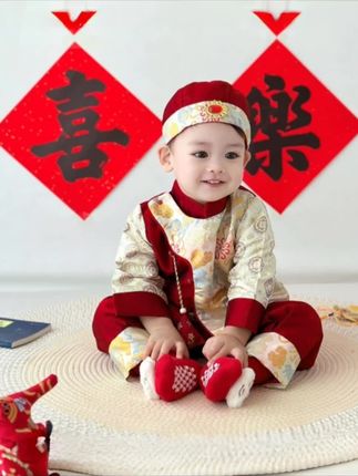 宝宝抓周礼服新中式一周岁生日宴喜庆唐装男宝春秋百天周岁宴套装#超萌可爱宝贝# 抓周礼服#今日分享#