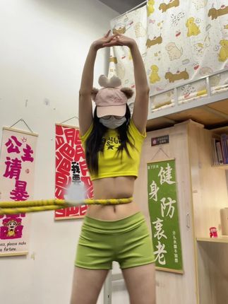 回复 @旺旺仙贝贝(自律版的评论 我现在转还来得及吗呼啦圈跟DJ绝配呀#呼啦圈转起来 #居家锻炼