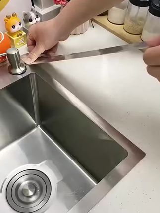 厨房漏水烦恼终结者!防水贴一贴搞定所有缝隙难题! 家里厨房漏水渗水难清理?这款好物轻松解决!#好物推荐🔥 #清洁神器 #厨房好物 #生活小妙招 #铝箔胶带