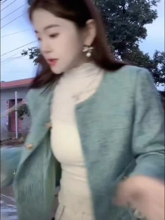 2025新款小香风蕾丝半高领打底衫女春秋法式温柔洋气内搭上衣叠穿#半高领打底衫 #秋冬新款 #内搭打底衫 #爆款热卖中 #显瘦穿搭