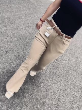 余生很短, 一定要去爱那个 一见你就笑 你见就笑的人#裤子穿搭 #显瘦显高显腿长 #梨形身材穿搭 #热门