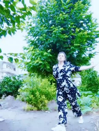 得到是因为缘分到了,失去是缘分尽了,纵有万般不舍,也不得不放手#零基础曳舞#心上的人出嫁@DOU+小助手