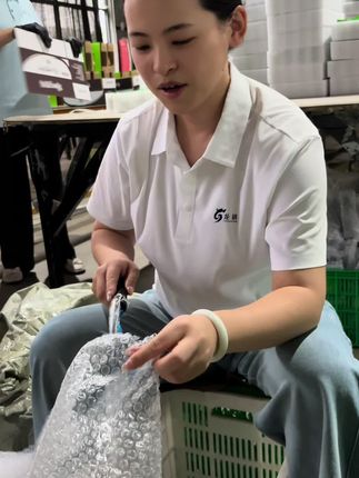 烤鸭蛋送小铲子的活动开始了,不管是10枚还是20枚都给大家送,我们家的烤鸭蛋蛋白五香口感,蛋黄松沙细腻,有需要的朋友可以直接下单。#美食 #吃货 #日常分享 #这也太好吃了 #日常分享