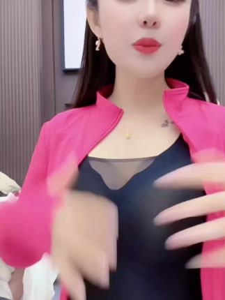 #时尚穿搭 #吊带背心 #美背穿搭 #背心穿搭 #谁穿谁好看