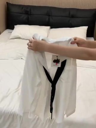 行为就是答案 所以我从不问为什么#今日穿搭 #白衬衫 #显高显瘦 #辣妹穿搭 #气质这一块拿捏死死的