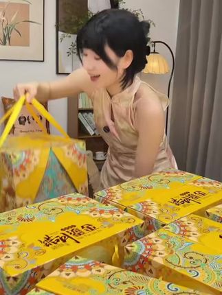 夸孩子也是一门学问要用对方式,不然只能适得其反。#亲子教育 #育儿 #家庭教育 #父母课堂 #干货分享