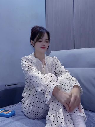 “不要听一个人对你说了什么,要看他为你做了什么,永远不要被廉价的语言所感动,毕竟那都是不需要成本的”#睡衣家居服