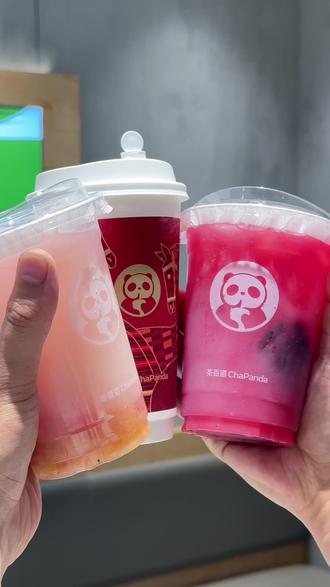 茶百道一年卖出2000万杯的荔枝冰奶杀回来啦!!! 茶百道三款荔枝饮品,都好喝爆了!!!#荔枝季必吃 #这杯奶茶我喝定了 @茶百道ChaPanda @DOU+小助手 @DOU+上热门 @生活服务热点中心 @茶百道官方宠粉号 @抖音小助手
