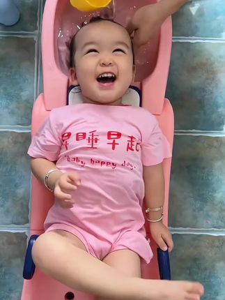 孩子每次洗头就哭闹,多亏爸爸买的洗头躺椅,躺着洗头可舒服了,还能折叠不占空问#洗头躺椅#有娃必备#带娃好物#母婴好物#宝宝洗头