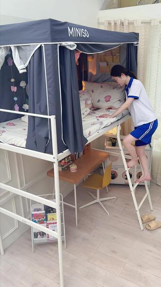 你们说床帘一装一下午,我们就做了0安装床帘#宿舍好物 #学生宿舍蚊帐 #蚊帐 #名创优品 #学生宿舍遮光床帘