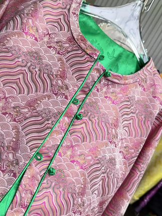 过的积极是为了生活,过的糊涂是为了快乐。 生活幸福感,不再富足,只在满足,简单点,糊涂点,开心点