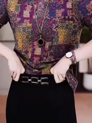 #新款圆领印花打底衫