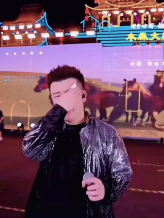 #木森大舞台 #木森开场炸裂节目表演嗨翻现场人气爆棚#木森大舞台 #木森大舞台有才你就来 #真人真唱