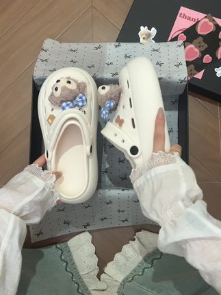 这双洞洞鞋太百搭啦!搭什么鞋花都好看 #潮鞋推荐好看不贵 #夏季凉鞋 #爱了爱了 #仙女鞋 #百搭鞋子