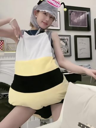 #赵露思 #蜜蜂玩偶服