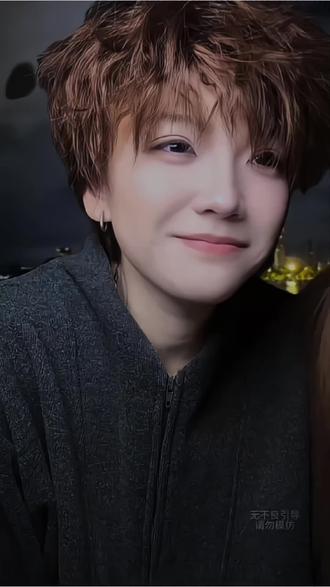 你离开在我最爱你的时候 顾辞&小娜
“我不能接受没有你的以后”
cr.@小熊尊嘟很努力
#顾辞 #剧情 @抖音小助手 @DOU+小助手 @DOU+上热门 @抖音创作灵感