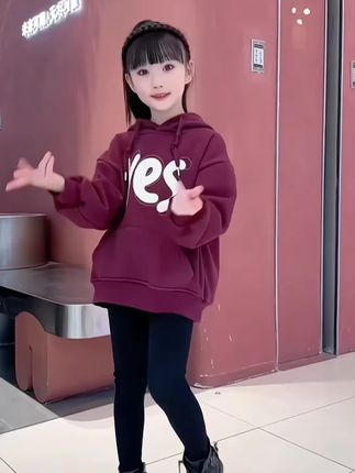 #我要上热门 卫衣冬季加绒舒适新款中大儿童洋气公主风连帽休闲中长款外套6-12#高品质童装 #生女儿就是用来打扮的 #谁穿谁好看 #面料柔软舒适 @DOU+上热门 @DOU+小助手 @巨量千川