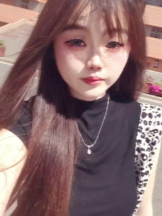 你存在~我深深的脑海里~#女大#甜酷