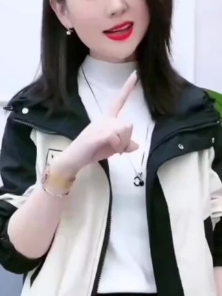 #冲锋衣#面料舒适透气 #时尚穿搭 #洋气减龄#谁穿谁好看