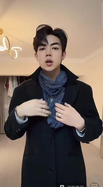 纳迪尔:镜头前皮衣羽绒服怎么好看怎么穿
家长会穿搭主打一个端庄得体,态度比造型更重
要。
其实看他平时嘻嘻哈哈的,他要做什么事的
时候都想得特别周到#结果出乎意料 #纳迪尔