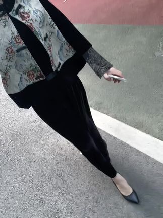 心里的垃圾,该轻空了,不然装不下你的快乐。#穿搭 #国风古韵#优雅气质 #新中式#原创视频@抖加🔥上热门🔥dou+🔥热点宝