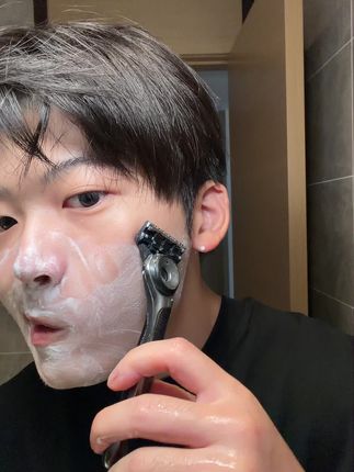 正着刮,反着刮都是好舒服,刮胡子的新体验 #左颜右色净爽洁面剃须棒 #男士必备 #剃须 #打工人