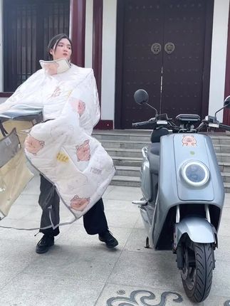 全身覆膜冬季电动车斗篷式加大加绒加厚全包裹防风防水保暖挡风被#冬季电动车挡风被 #电动车挡风被 #电动车挡风被推荐 #电动车挡风被加绒加厚