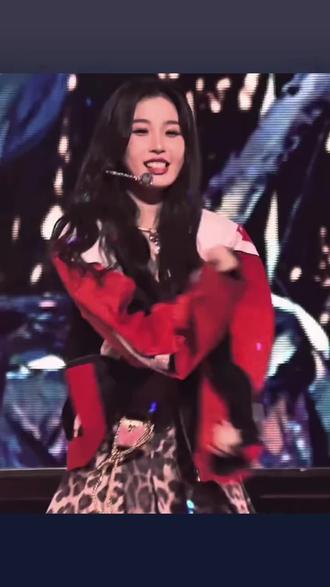 #虞书欣复出引争议,南京大屠杀公祭日,发日语歌宣传《双轨》