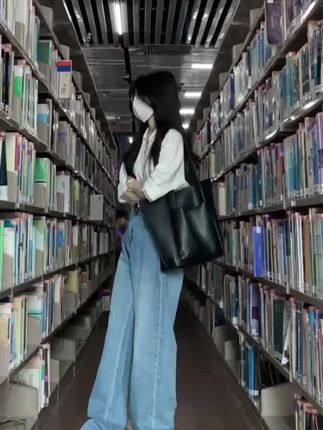 轻薄别致 白色v领蕾丝拼接衬衣 #达佳诗#白衬衫推荐#今天穿什么#ootd#通勤穿搭