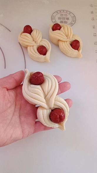 枣花馒头就这样做#热门 #花样面食#面食制作分享#面食#枣花馍 枣花馒头就这样做 简单好看动手做起来吧