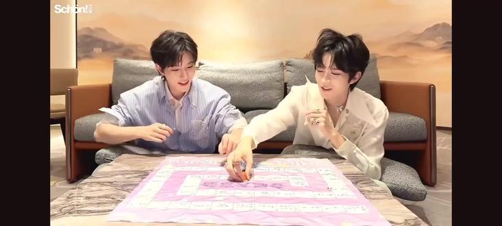 “不必开口说爱你,我的心意就藏在眼底”#眼神