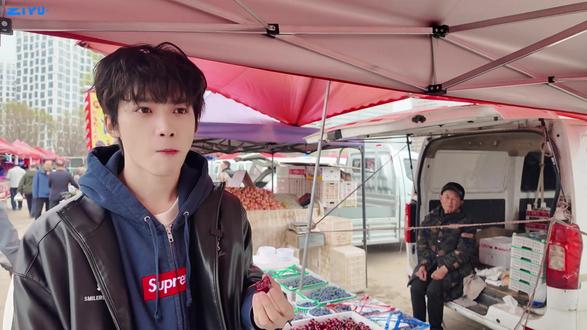 我觉得这期一分一秒都不用剪,从头到尾活人感满满,给我一种随时都能碰见朋朋的感觉#明星逛早市 #梓渝