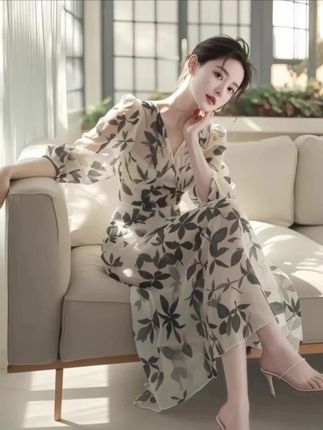 轻奢高端小香风碎花连衣裙盐系轻熟御姐 风显瘦气质长袖#优雅气质#时尚穿搭#连 衣裙#显瘦穿搭#轻奢女装
