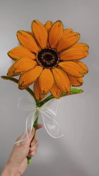 大号扭扭棒向日葵教程 这款超适合送给考生的手工向日葵花束,寓意:
🌻一举夺魁,向阳而生、前程似锦,金榜题名!#向日葵 #扭扭棒的100种玩法 #扭扭棒向日葵 #高考誓师大会 #最珍贵的毕业礼物