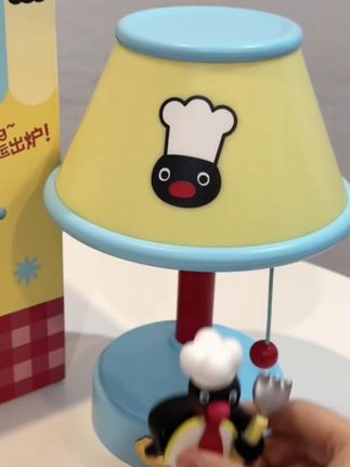 pingu大厨正在为你服务🧑🍳 好可爱一盏小夜灯#也太可爱了吧 #玩具 #小夜灯氛围灯