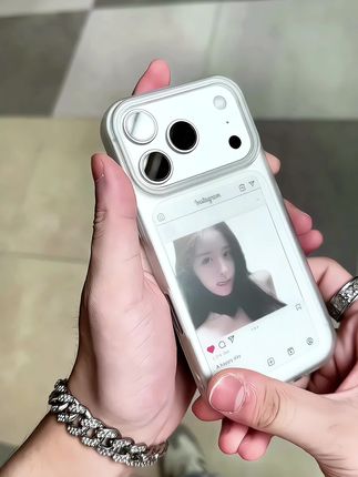 高级冰雾磨砂透明手机壳,手感冰凉细腻 不沾指纹不沾手汗!还原裸机手感的同时还能兼顾防摔!#分不清在炫耀iPhone17还是手机壳 #苹果手机壳 #防摔手机壳 #iphone17promax