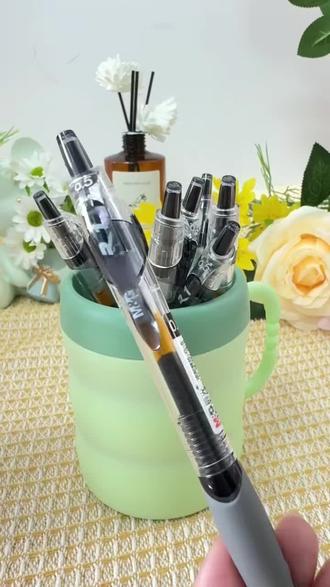 0.5mm 晨光 gp1008 黑色按动中性笔,碳素黑用于考试办公签字刷题#晨光标志 #按动操作 #中性书写 #黑色百搭 #办公伙伴