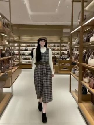 秋冬复古格子无袖连衣裙女2025韩系宽松显瘦设计感两件套连衣裙#时尚妈妈装 #时装周走秀 #巴黎时装周 #气质穿搭 #网红