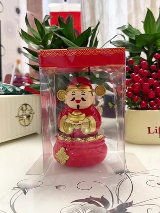 这个财神摆件太神奇了,它不用安装电池,也不用充电,只要放在有光的地方,就会自动点头,可以摆放在办公桌上,也可以摆在车里,寓意吉祥。而且它的样子特别可爱,财神爷的形象加上摇头晃脑的小动作,真的是太萌了!喜欢的朋友赶紧点击下方链接抢购吧!#车载好物 #家居摆件#财神来到我家门