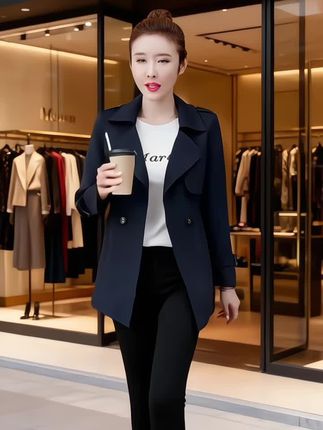 #国庆出游穿搭来了 #短款风衣外套 #百搭外套 #高级感穿搭 #气质女神穿搭
