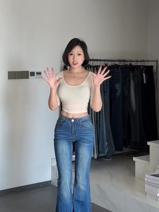 低腰直腿牛仔裤,是新款哦 回复 @笨熊美娜的评论 #牛仔裤 #牛仔裤穿搭 #直筒牛仔裤 #显瘦牛仔裤 #微喇裤