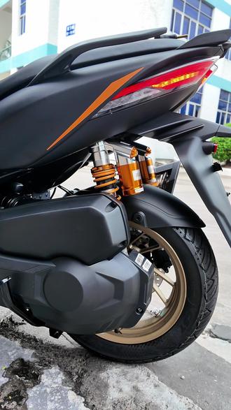 升仕 368D配巴祖卡 JP102 减震,阻尼调节演示来了! #升仕368D #巴祖卡JP102 #调节演示 #机车 #骑行vlog