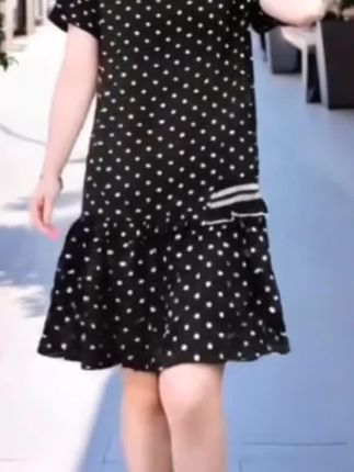 @抖音小助手 爆款热卖中🔥🔥气质女士波点时尚中长款洋气连衣裙,穿出高级感,每日新款推荐