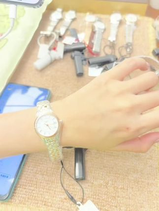 #浪琴军旗#手表推荐#小孩玩单杠的好处