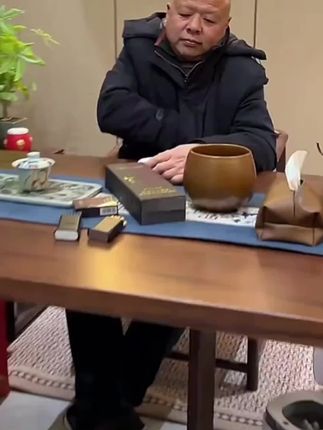 哎呀我去~这装备带出门去,也太有面儿了 #烟盒打火机二合一#男人的玩具#创意打火机