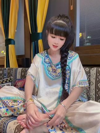 睡前贴两脚底,6-8小时起床撕掉,真的方便,比喝红豆薏米茶来的方便多了✌️